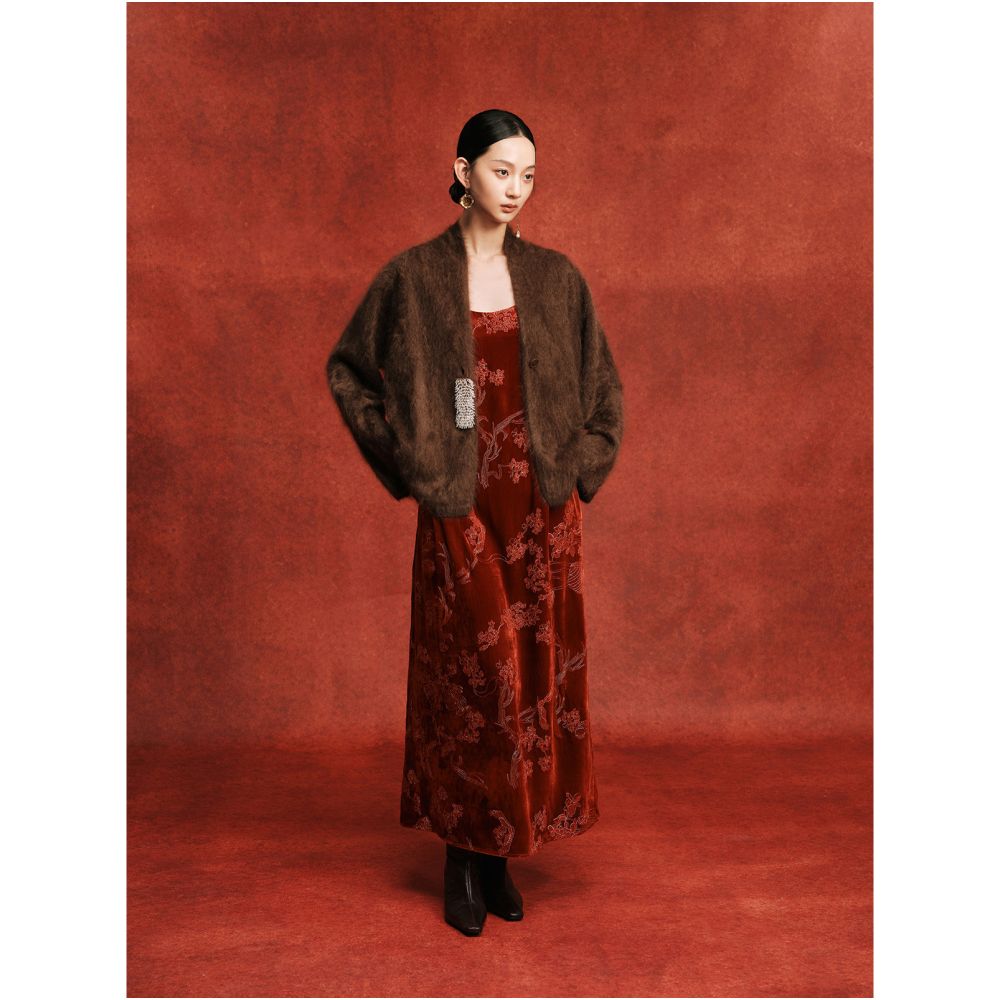 Nian Twelve will drink embroider silk velvet suspender skirt new Chinese style loose temperament Chinese red dress image 5