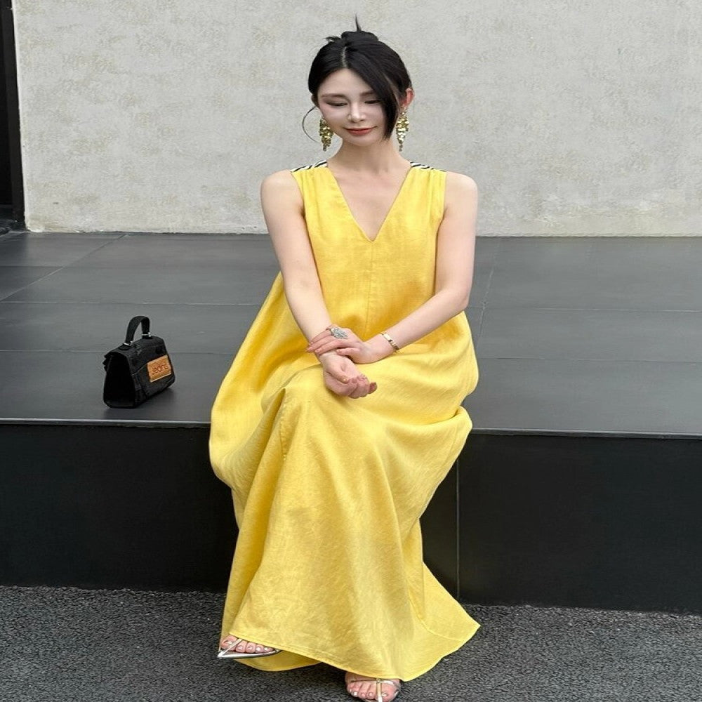 Summer super beautiful yellow linen dress 2025 new style this year s popular explosive temperament V neck vest dress image 8