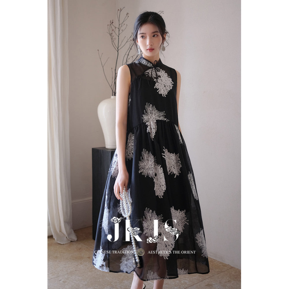 JKJS offers a vintage long dress with heavy embroidery and straps featuring a 2025 new Chinese style buckle sleeveless dress image 9