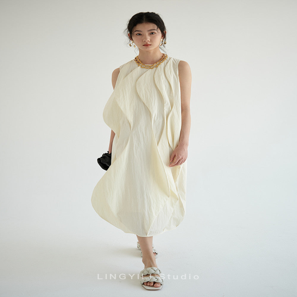 LINGYLI Xia s new original wave shaped standing cut sleeveless round neck designer beige long dress image 4