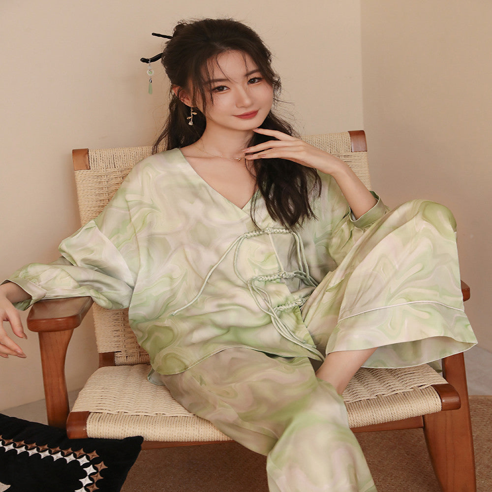 The world in the oil painting Daily Gtra Spring and Autumn New Chinese style V neck Buckle Loose Waiver Set image 1
