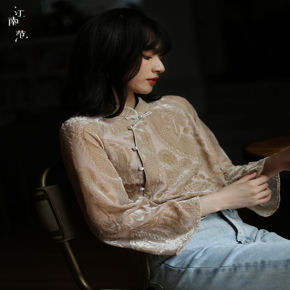 Jiangnan style retro Chinese style women s clothing improved cheongsam style top buttoned velvet Tang style women s Hanfu short tea suit image 3