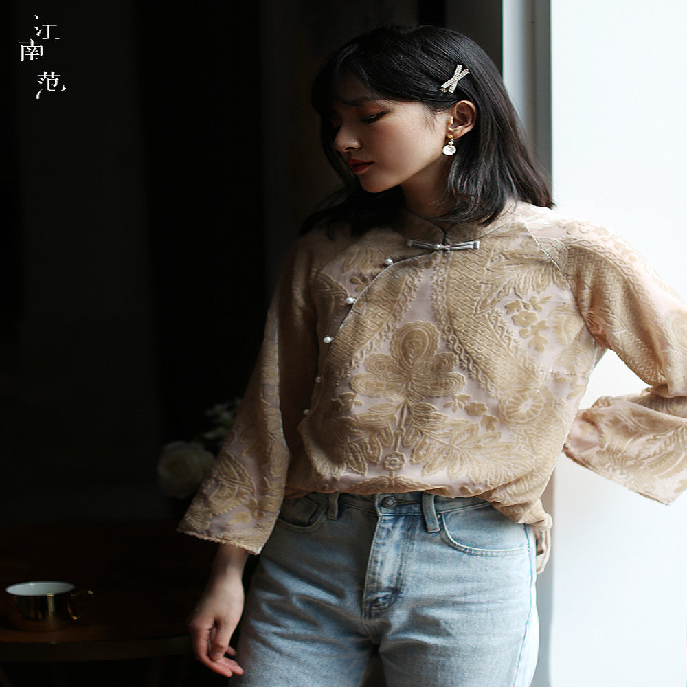 Jiangnan style retro Chinese style women s clothing improved cheongsam style top buttoned velvet Tang style women s Hanfu short tea suit image 4