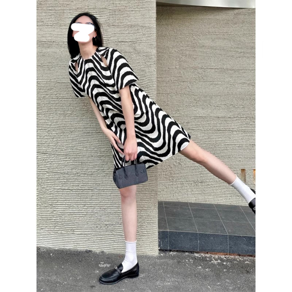 ASAYA2997 Drawdream Designed Shoulder Hollow Black and White Wave Print Dress