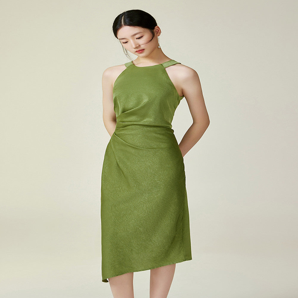 Yiyan green minimalist design dress with summer pleating waist cinching slimming effect hanging neck sleeveless mid length camisole skirt image 1
