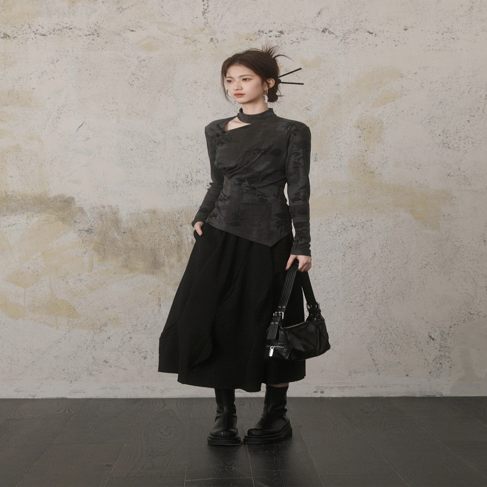 Round and missing INGKO new Chinese autumn style buckle light Chinese style hollow design inkstone gray slimming long sleeved women s top T shirt image 2