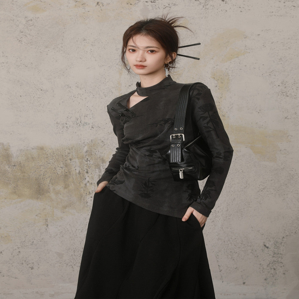 Round and missing INGKO new Chinese autumn style buckle light Chinese style hollow design inkstone gray slimming long sleeved women s top T shirt image 4