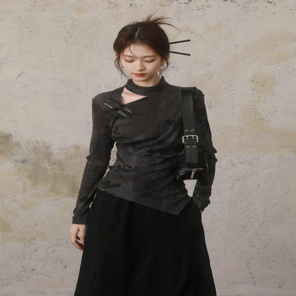 Round and missing INGKO new Chinese autumn style buckle light Chinese style hollow design inkstone gray slimming long sleeved women s top T shirt image 0