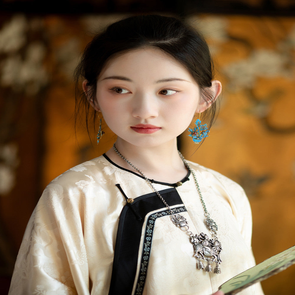 Cloud sideburns fragrant evening One city style fluff Chinese beige jacquard satin restored Qing Han diagonal women s robe top loose fitting image 4