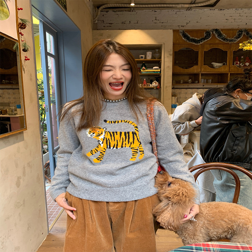 Luoluo Zhuanjie Grey Sweater Women s Winter 2025 New Design Sensation Loose Top Woolen Sweater Interwoven with Small Size image 3