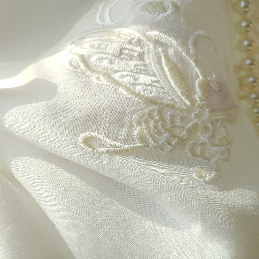 White improved new Chinese style round neck shirt with a female design sense niche retro button embroidery Chinese style casual shirt trend image 4