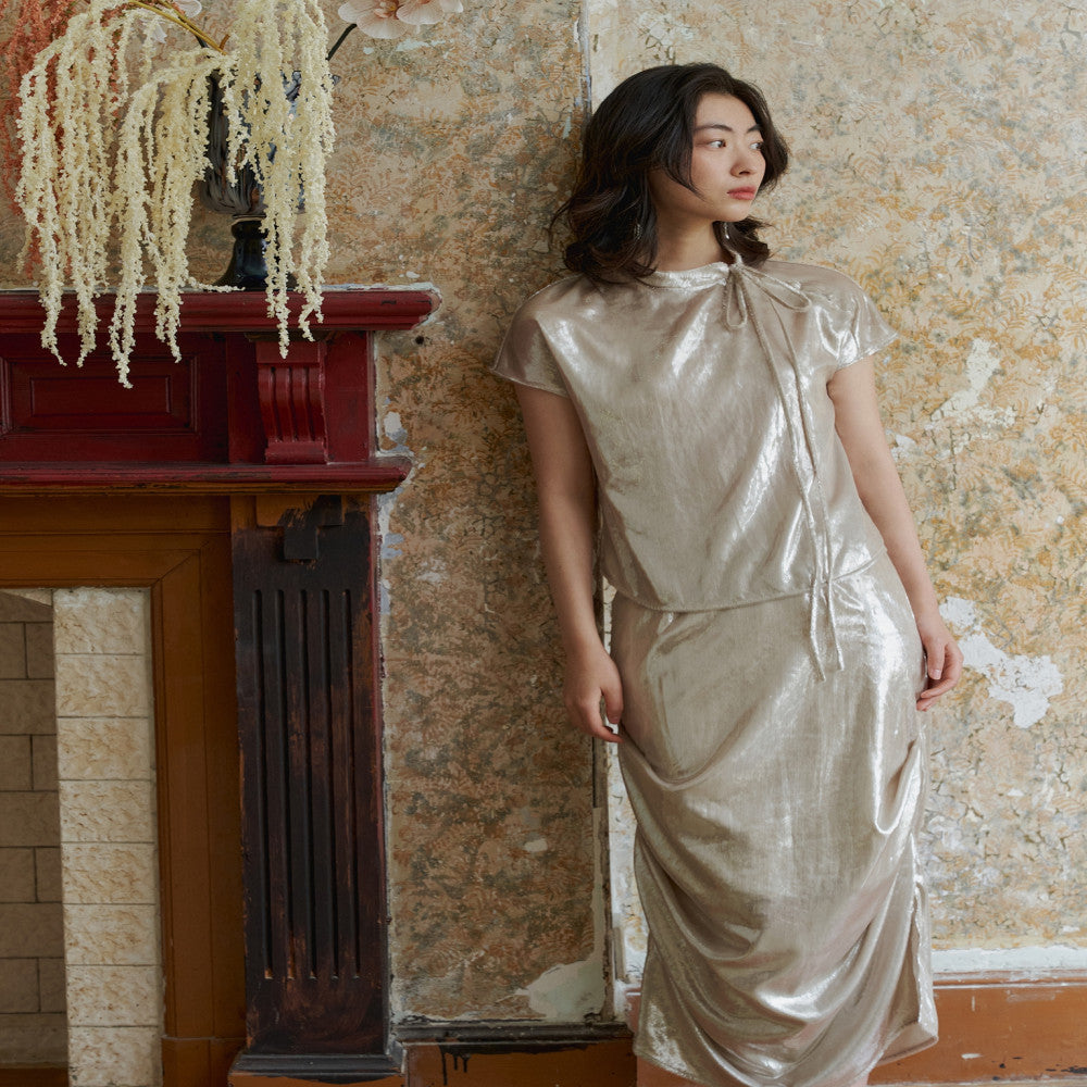 YUANYE Yuan Ye Fine Sparkling Champagne Shining Silk Original Innovative Chinese Stand up Collar Short Sleeve Folded Half Skirt Set Light Dress image 2