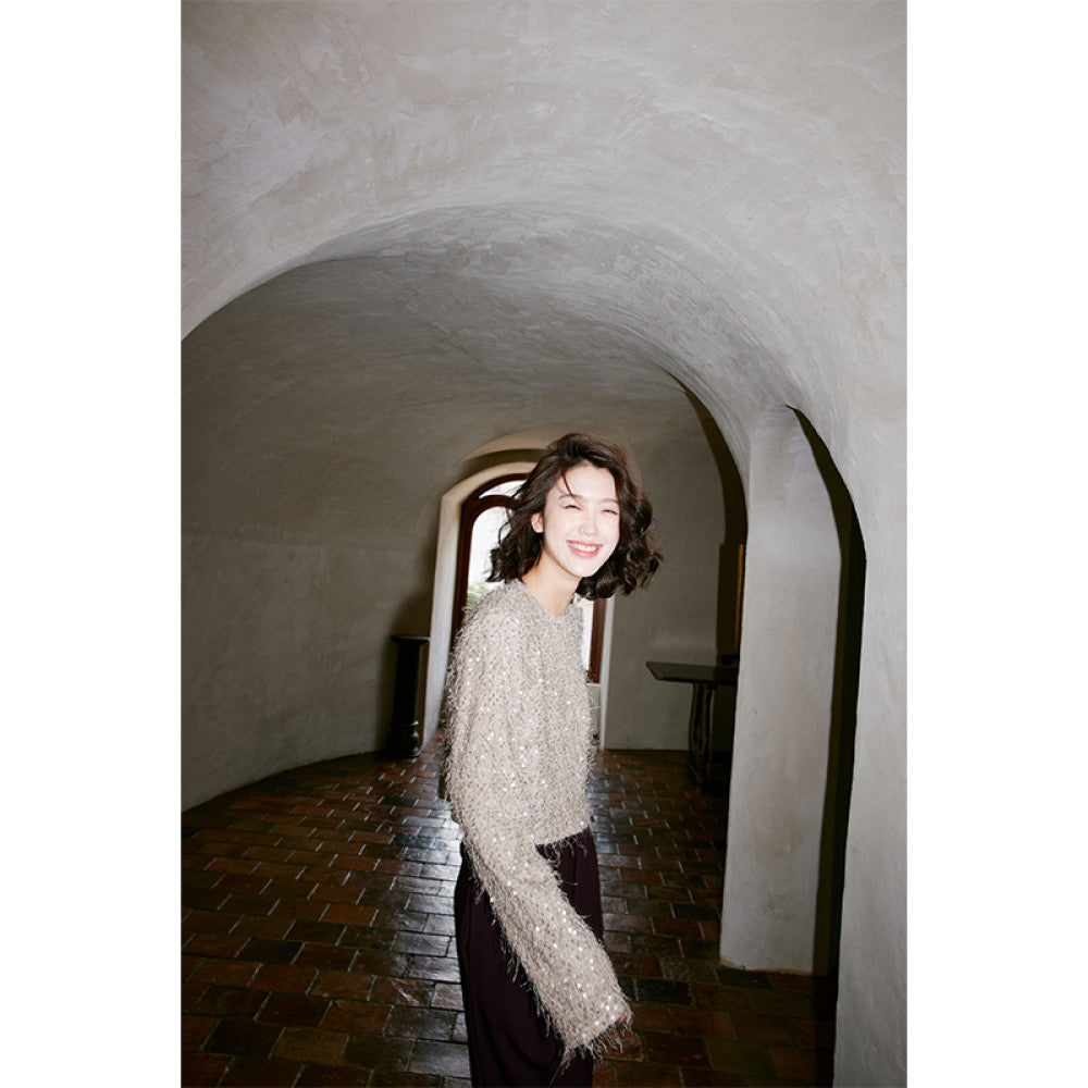 Rosebanks don t chase after the stars anymore Just have sequins shoulder pads sequin long sleeved tops image 4