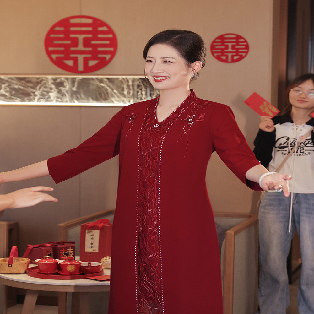Happy mother in law wedding banquet dress 2024 new spring and autumn middle aged mother dress noble temperament wedding red long sleeve young image 3