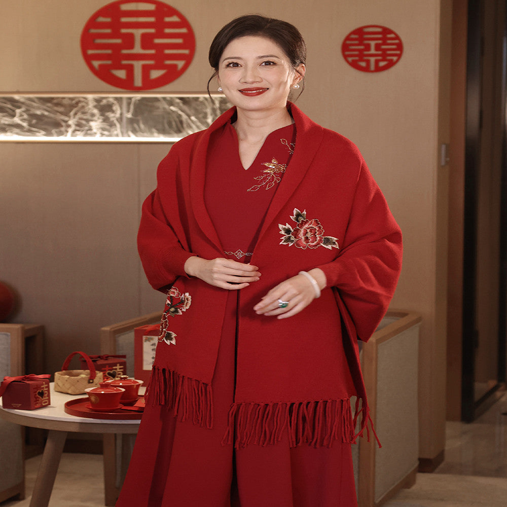 High end red matching with mother s cheongsam shawl 2023 new autumn and winter wedding banquet wedding dress Chinese style outdoor outfit image 2