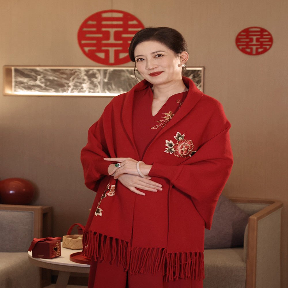 High end red matching with mother s cheongsam shawl 2023 new autumn and winter wedding banquet wedding dress Chinese style outdoor outfit image 3