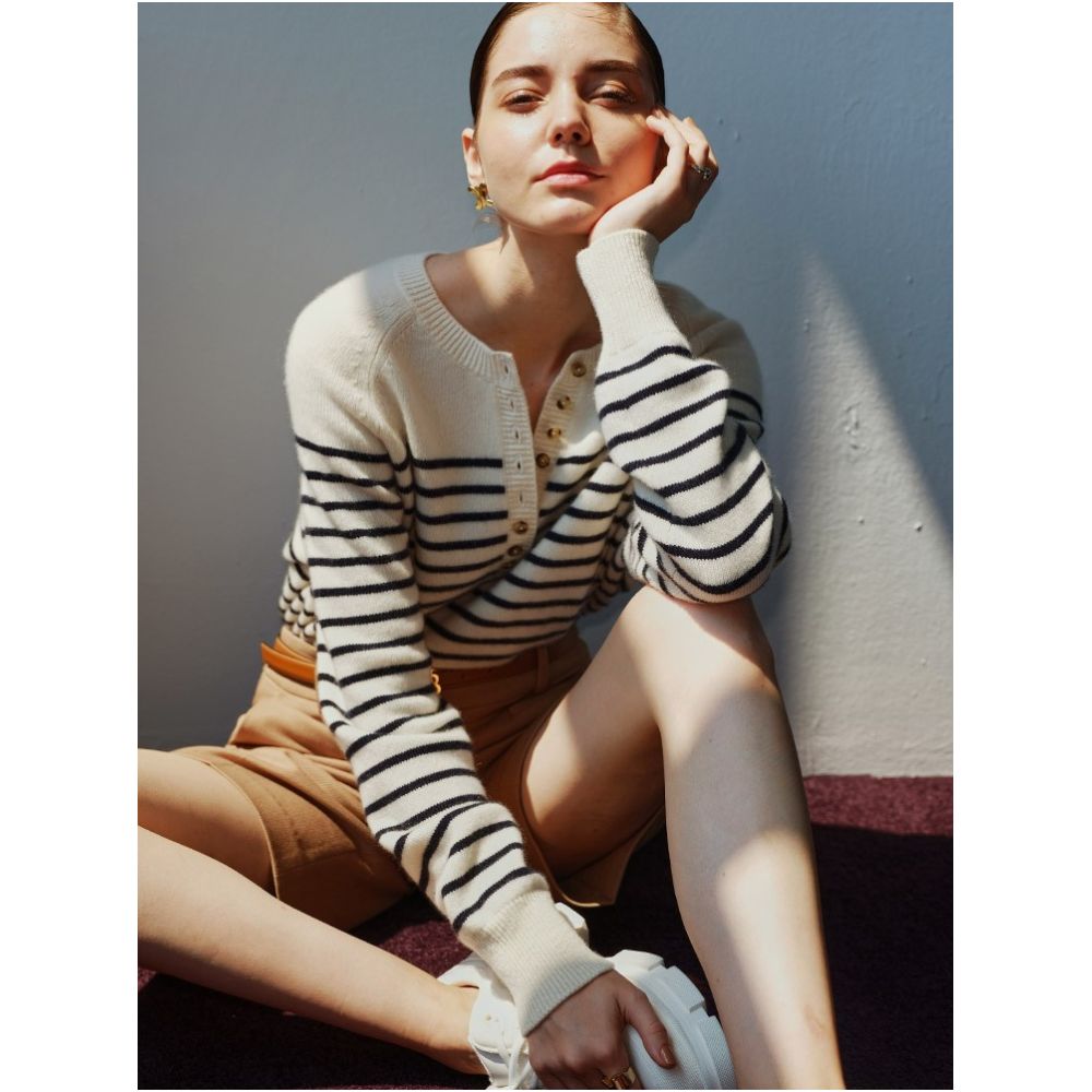 Soft warm loose French retro classic striped 2025 spring new wool knitted sweater round neck base sweater image 2
