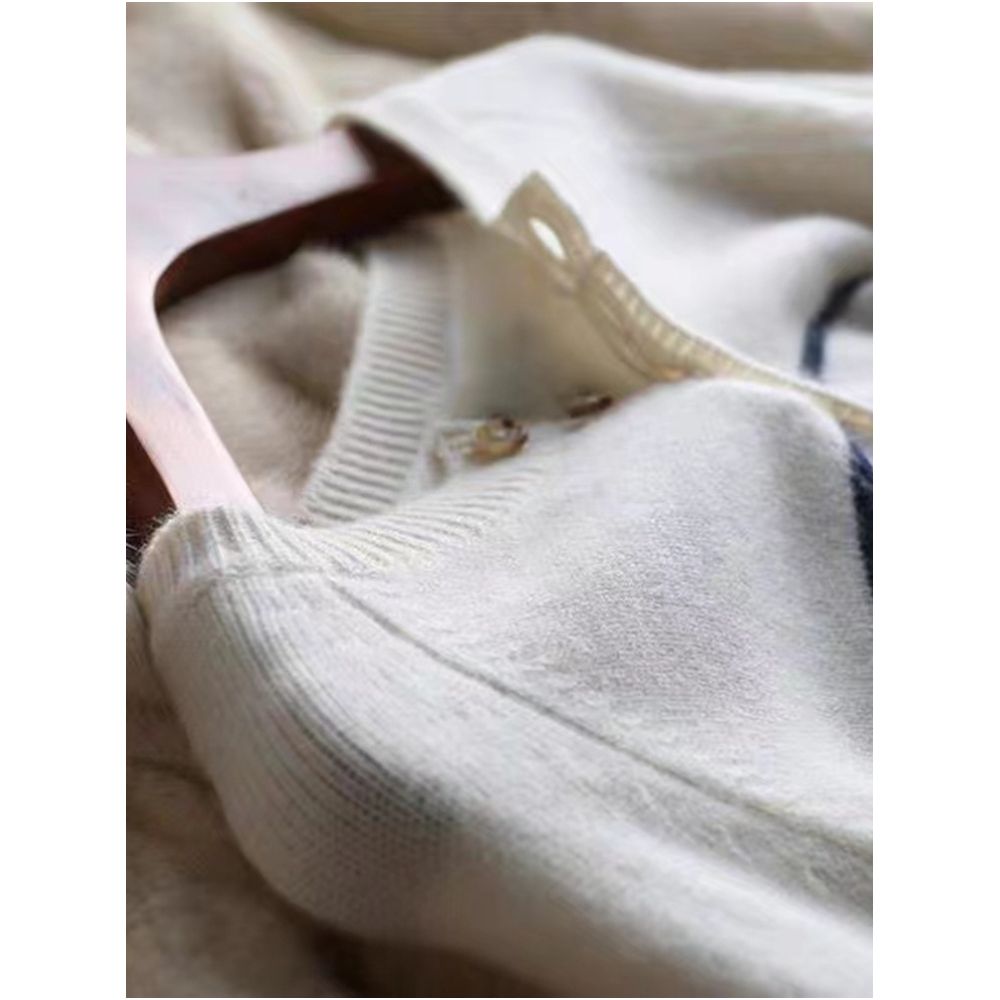 Soft warm loose French retro classic striped 2025 spring new wool knitted sweater round neck base sweater image 4