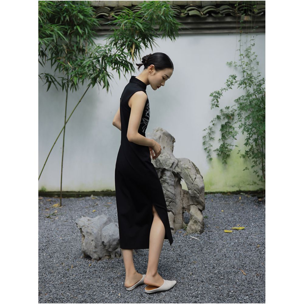 Xiaolu Miya Bamboo original design new Chinese style embroidered cheongsam sleeveless little black dress long dress summer image 2