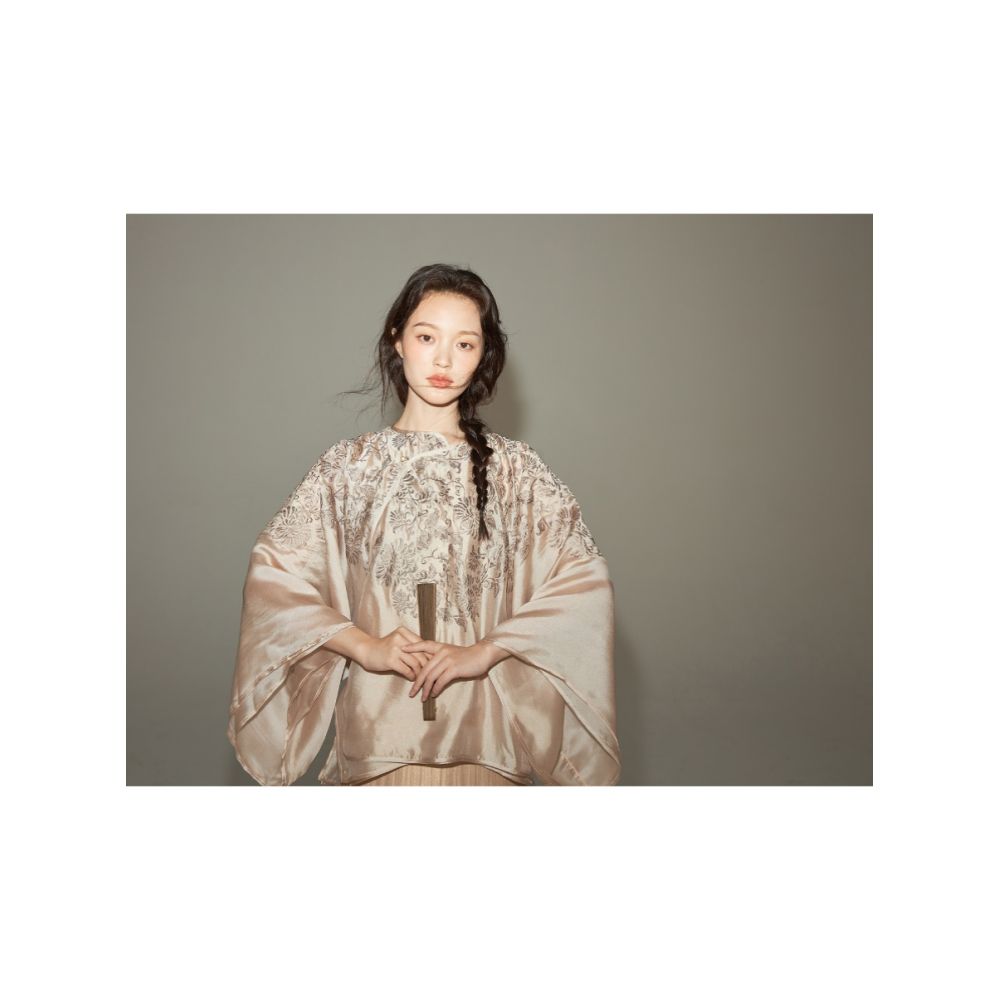 Embroidered chrysanthemum pattern New Chinese style tailoring pearlescent classic suit trumpet sleeve top skirt for women image 4