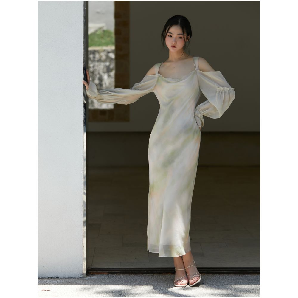 Beautiful woman like jade dyed ink print romantic slim fit oblique cut dress cool and refreshing suspender dress image 4
