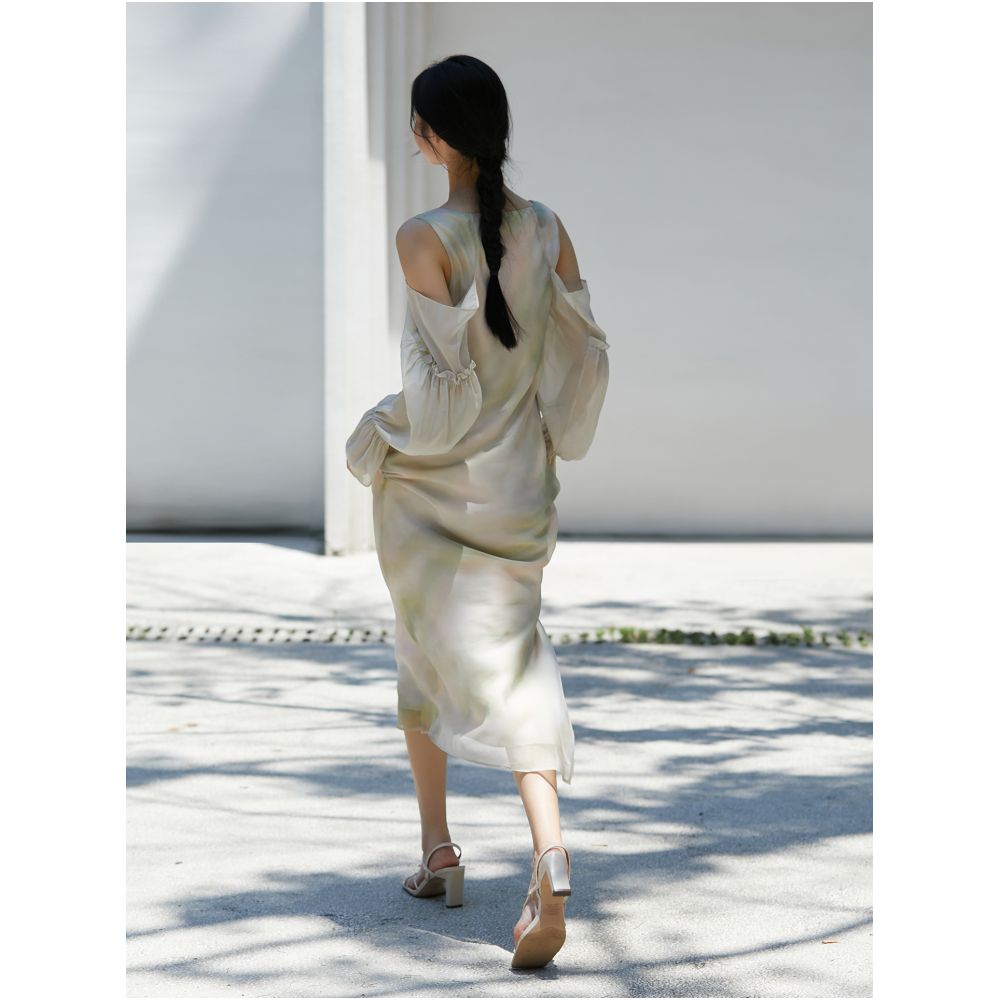 Beautiful woman like jade dyed ink print romantic slim fit oblique cut dress cool and refreshing suspender dress image 5