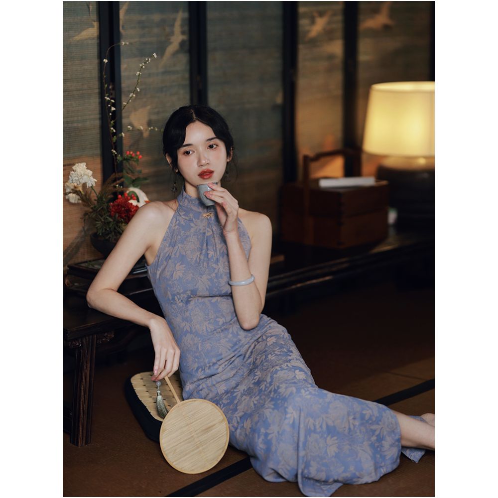 Pillow Dream Village Over the years the traditional Chinese style has been improved with retro jacquard patterns and a new Chinese style waist cinched sleeveless cheongsam dress image 4