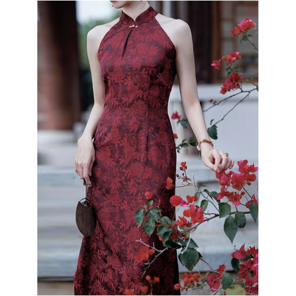 Pillow Dream Village Over the years the traditional Chinese style has been improved with retro jacquard patterns and a new Chinese style waist cinched sleeveless cheongsam dress image 38
