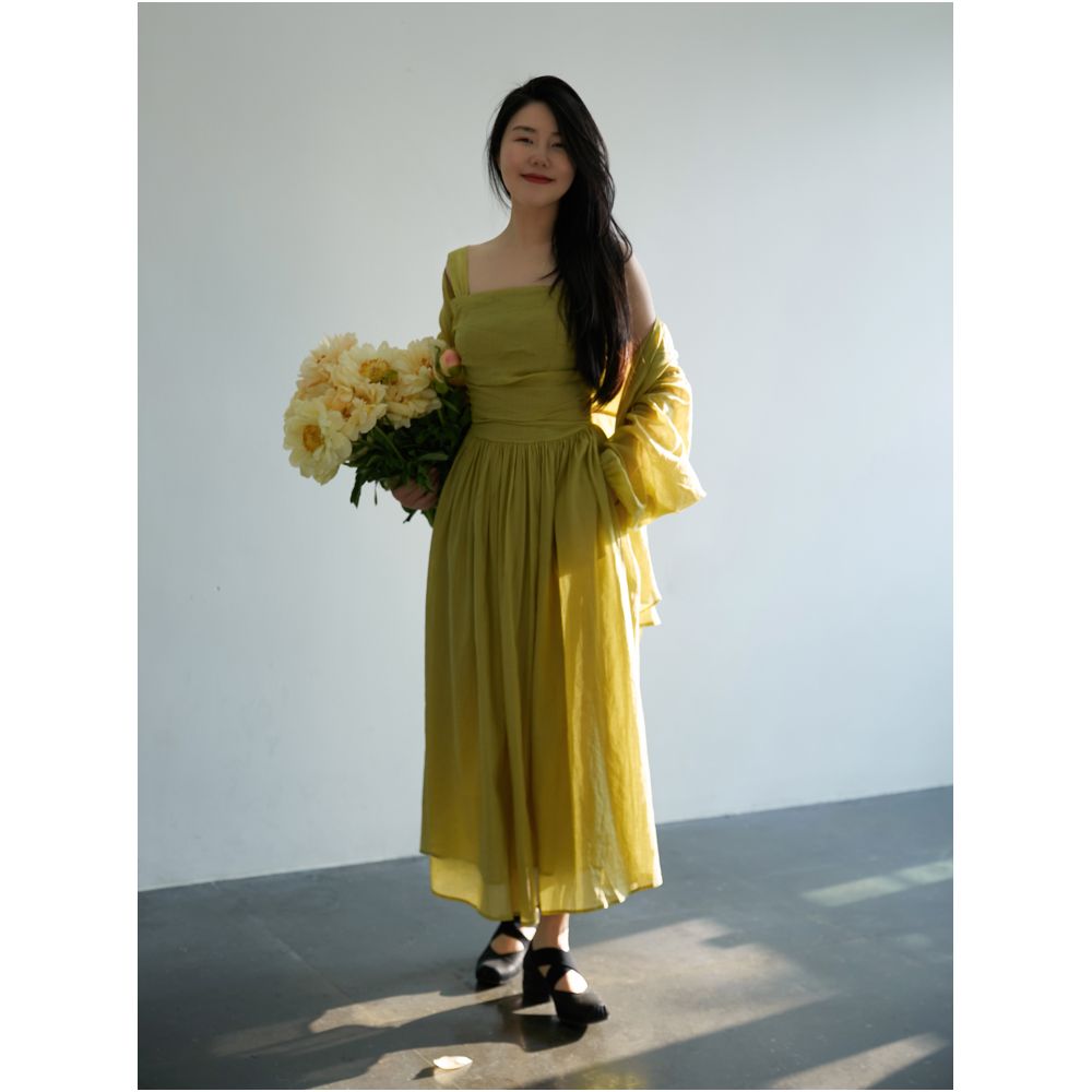 April Day in the Human World White Hemp Cotton Set Retro Curved Waist Strap Skirt Small Lantern Sleeve Shirt for Women image 4