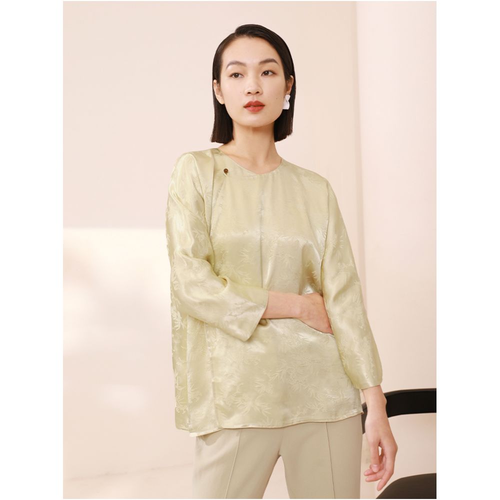 Ruyi Lianyun Autumn Collection New Oblique Collar Sleeve Round Collar Jacquard Top Women s Retro New Chinese Style Loose Shirt image 3