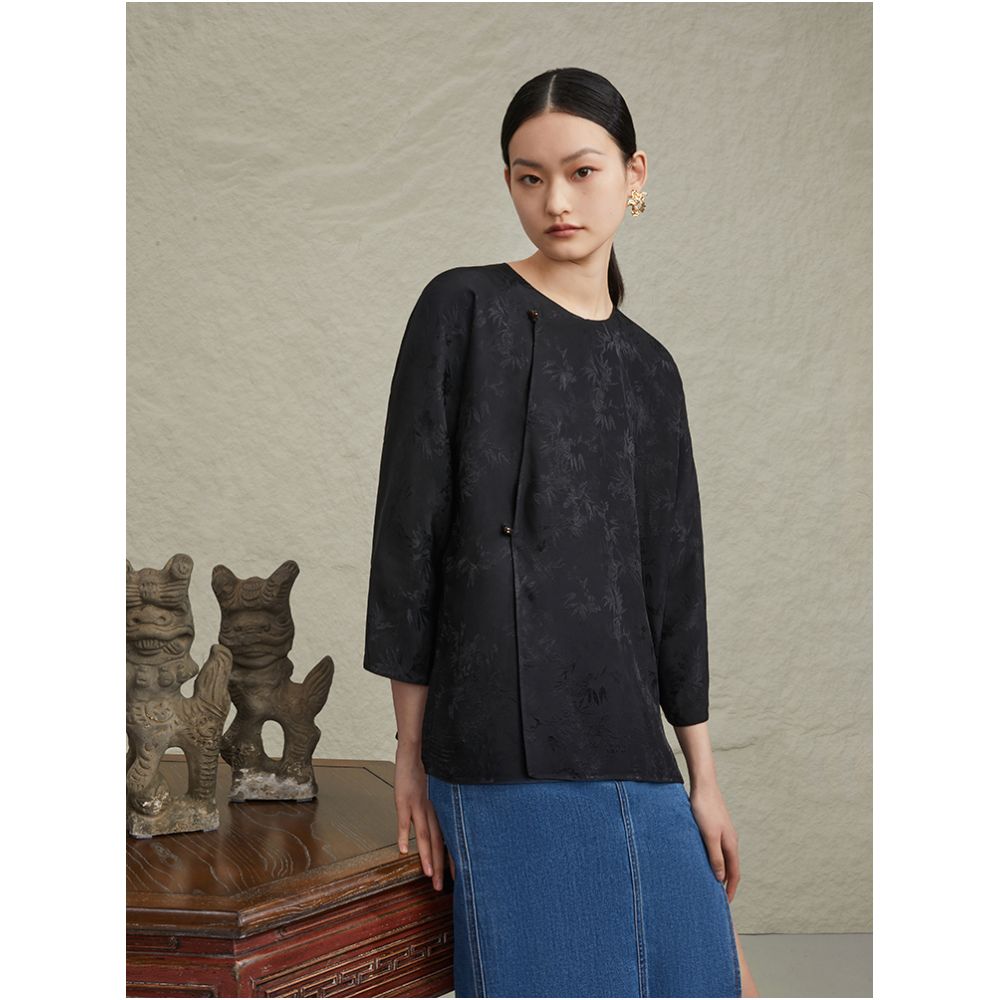 Ruyi Lianyun Autumn Collection New Oblique Collar Sleeve Round Collar Jacquard Top Women s Retro New Chinese Style Loose Shirt image 4