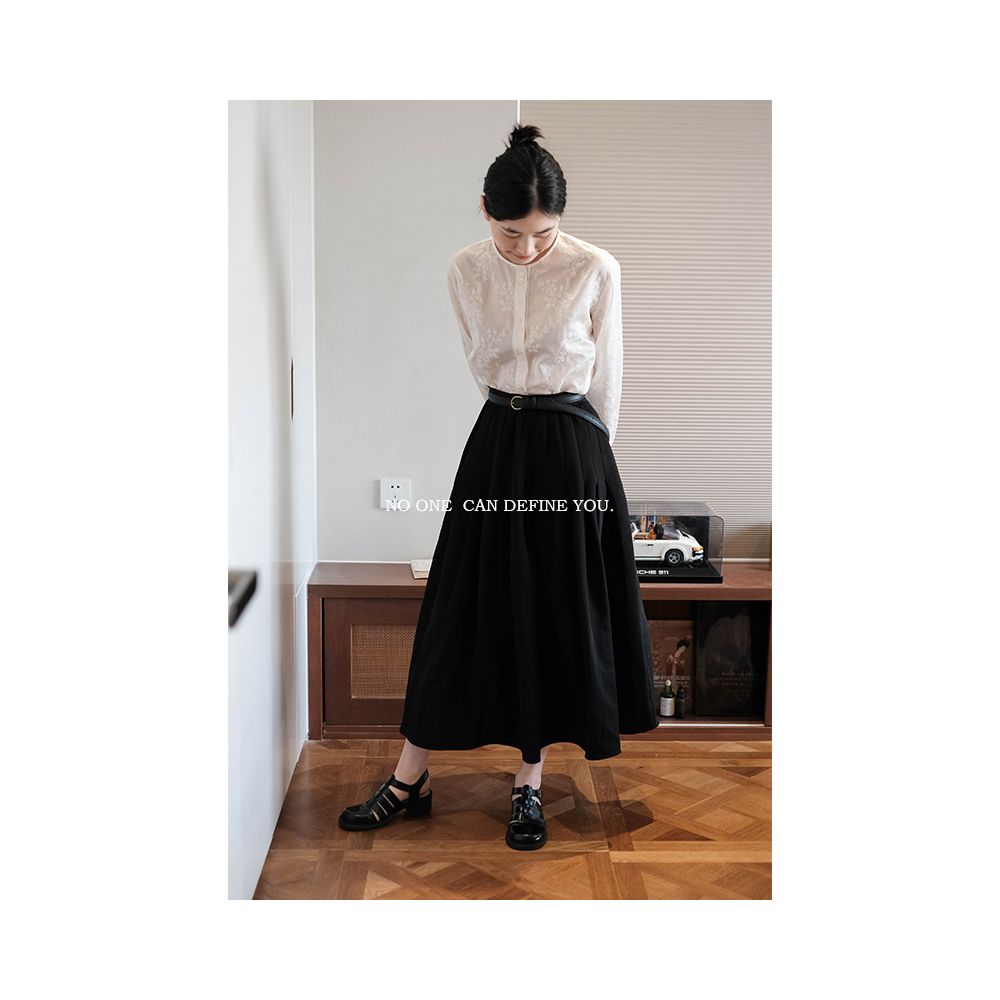 With her niche original design new Chinese retro embroidery lace French elegant intellectual white shirt top for women image 4