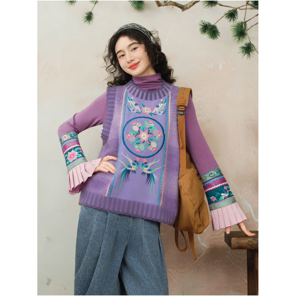 Su Luo s Autumn Original Design of Ethnic Embroidered Sleeveless Knitted Sweater with Chinese Style Embroidery in image 1