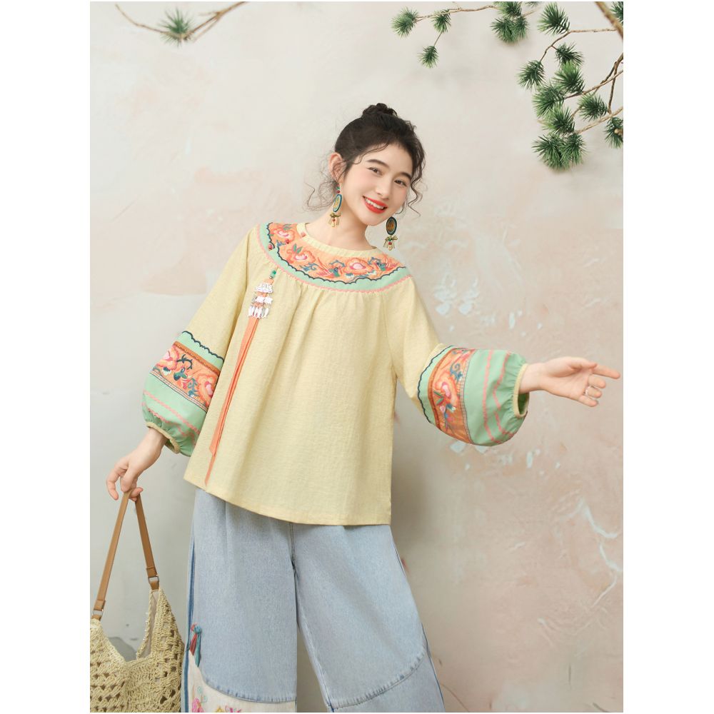 Su Luo s Autumn Original Design Ethnic Style Retro Embroidered Loose Shirt in image 2