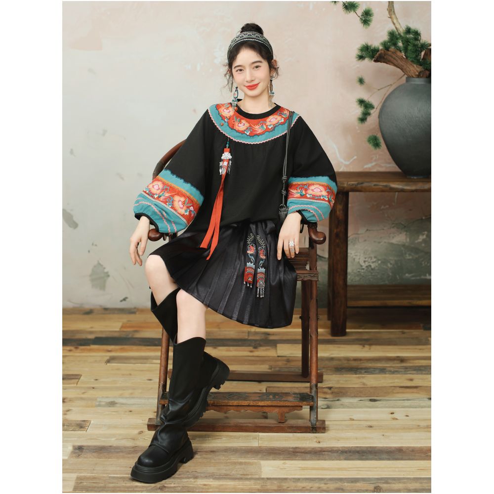 Su Luo s Autumn Original Design Ethnic Style Retro Embroidered Loose Shirt in image 4
