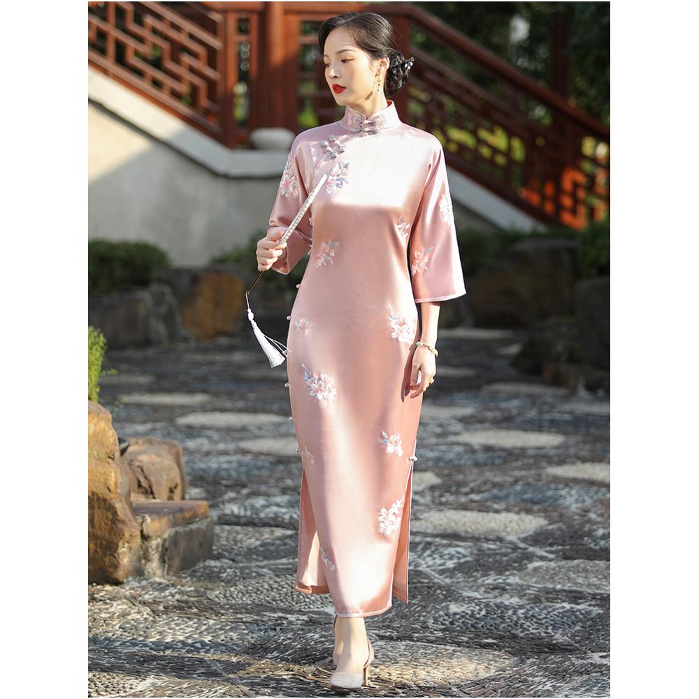 Lanting velvet acetate satin inverted large sleeved cheongsam 2025 seven quarter sleeve flat cut ancient method without province slim fit embroidered young style image 3