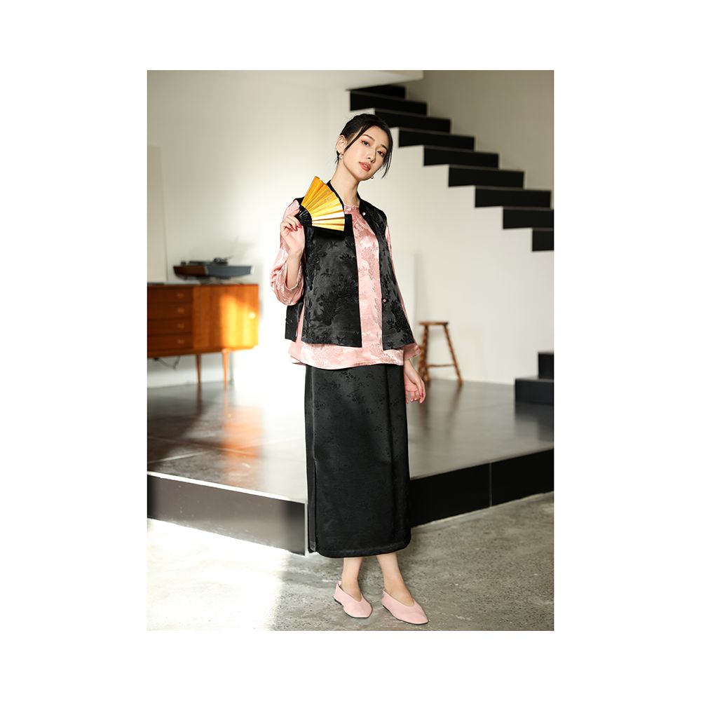 Taozhi Yaoyao 2023 Spring Black Phoenix Chinese style literary buckle stand collar shoulder vest solid color black image 3