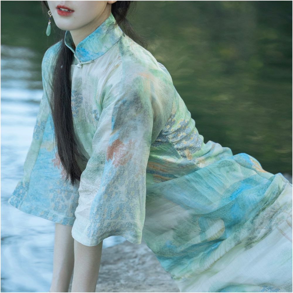 Landscape painting screen One city style fluff Retro Republic of China style inverted large sleeves full open cheongsam dress for daily use image 3
