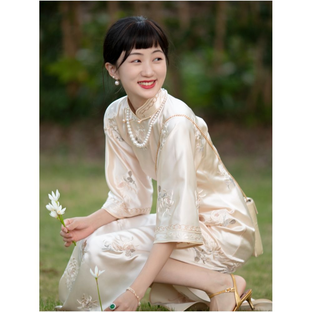 Dream Clear Branch One City Style Plush Republic of China Style Embroidery Handmade Pan Button Inverted Big Sleeve Cheongsam Skirt Daily Engagement Toast image 0