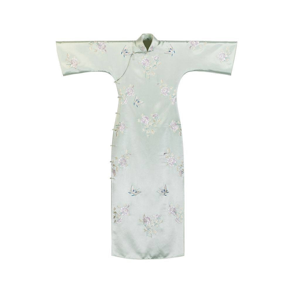 Mingzhi Qingxiao One City Wind Plush Acetic Acid Satin Elegant Embroidered Inverted Big Sleeve Cheongsam Skirt Young Style Daily image 6