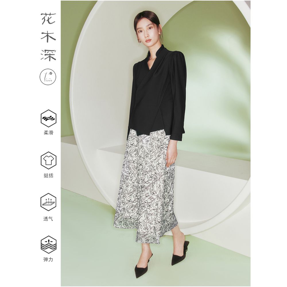 Huamu deep Chinese style black jacket design niche women s slanted collar cross collar long sleeve improved Chinese stand collar top image 5