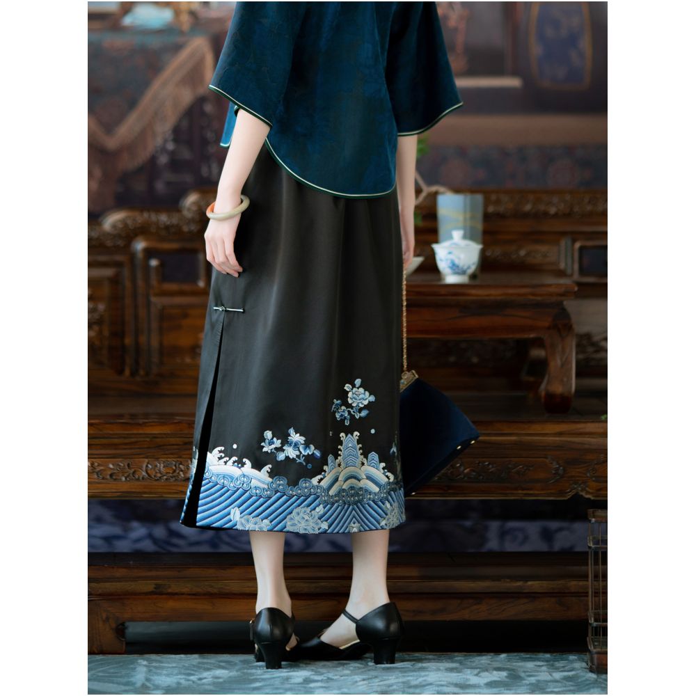 Autumn Water and Spring Clouds A City of Wind and Catkins Black Silk Chinese Retro Temperament All match Embroidered Women s Skirt Daily image 2
