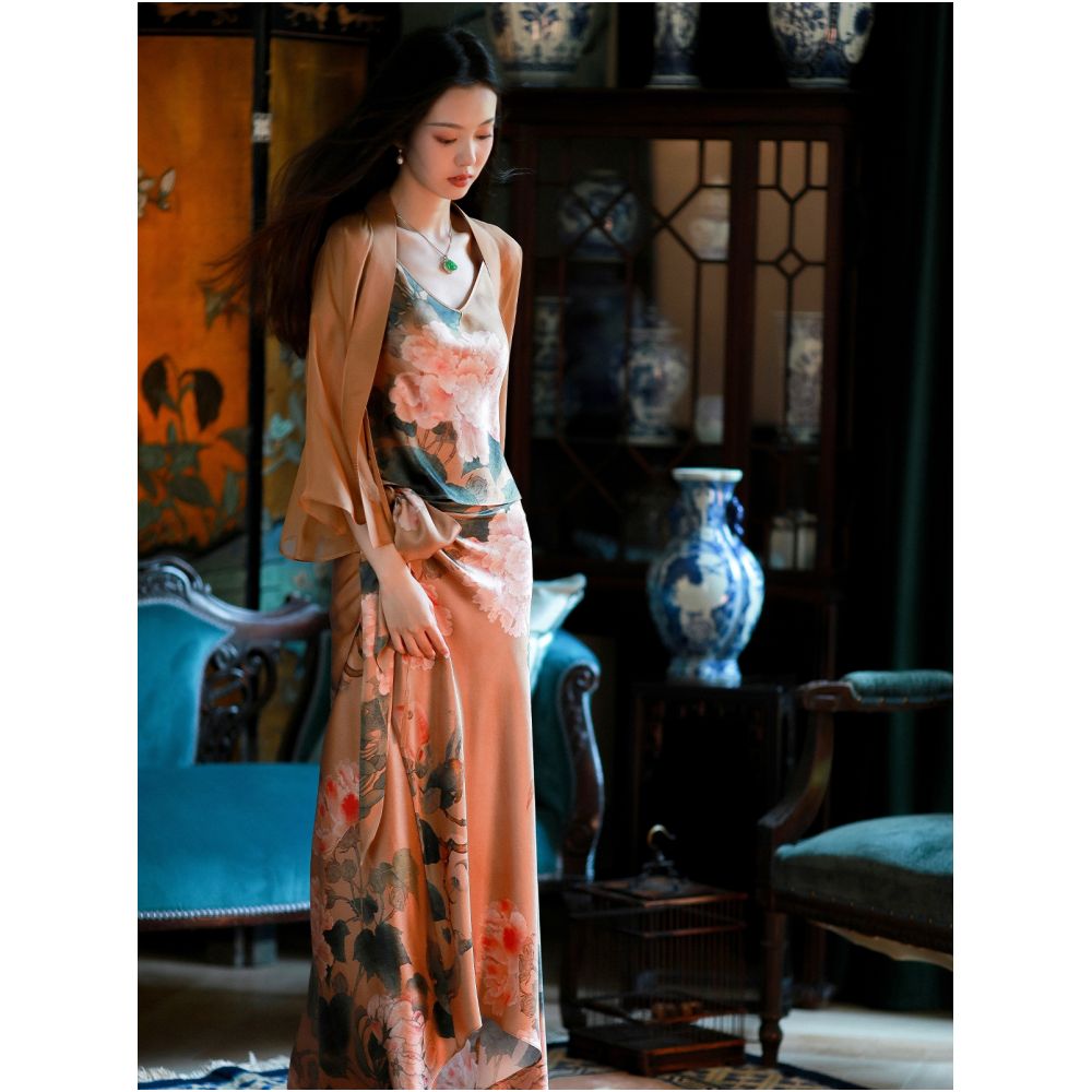 Painting Curtain Spring Drunken One City Wind Plush Silk Satin Retro Printed Daily Strap and Half Skirt Set Temperament image 2