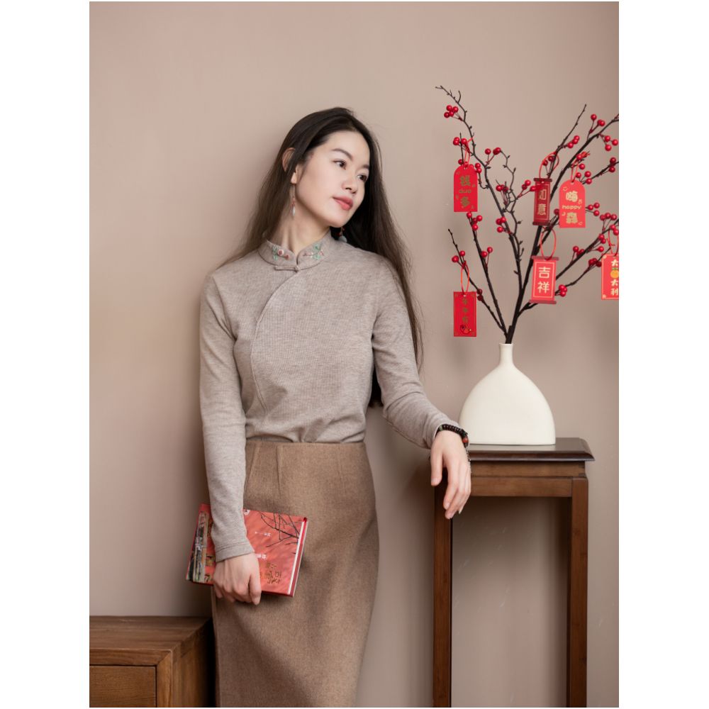 Mo Shang Lan Bu s life is rare one confidant two new Chinese Hanfu national style embroidered base shirt women s top trend image 2