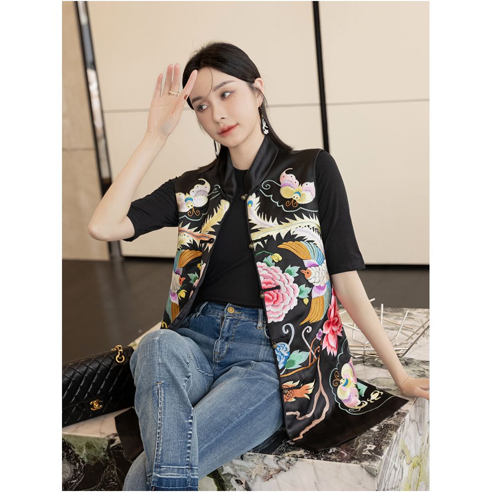 Advanced black vinegar embroidered Chinese style vest for women in spring and autumn improved Chinese style buckle cheongsam top image 4