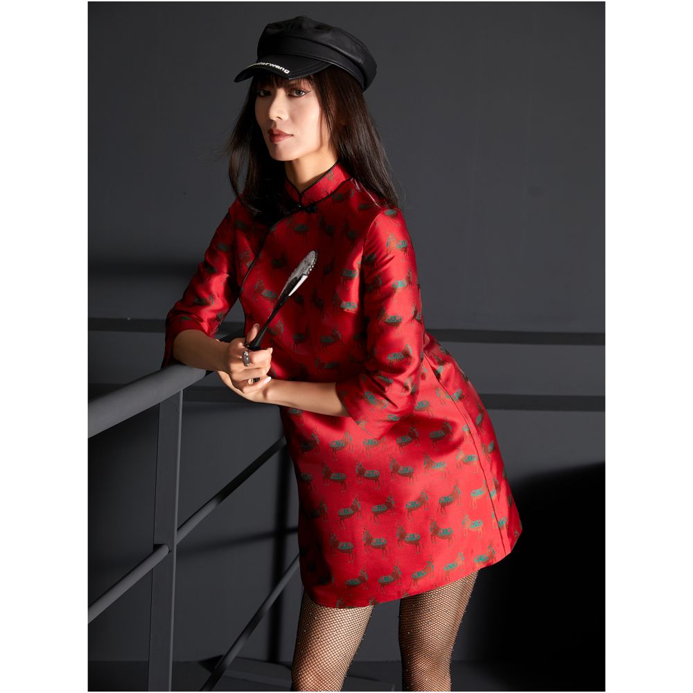 Original and niche design by Jiro 2024 retro brocade slant collar improved long Tang style jacquard slim fit short cheongsam image 5
