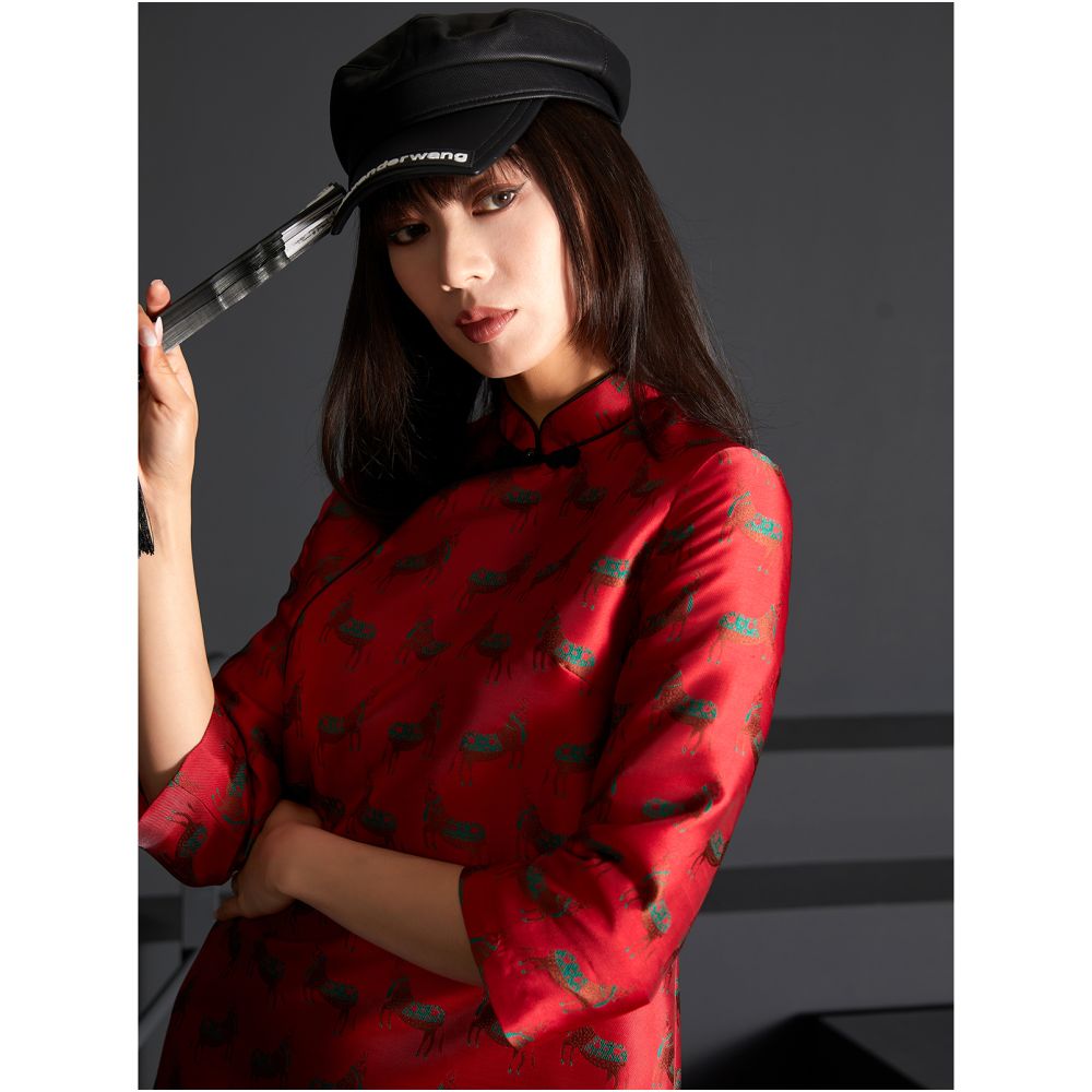 Original and niche design by Jiro 2024 retro brocade slant collar improved long Tang style jacquard slim fit short cheongsam image 0