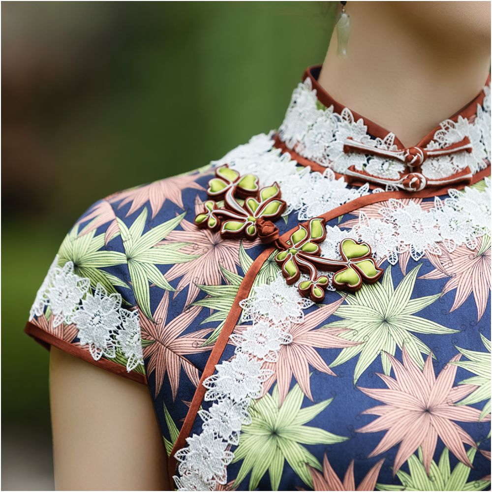 High end heavy duty handmade silk cheongsam young style mulberry silk satin long cheongsam dress image 4