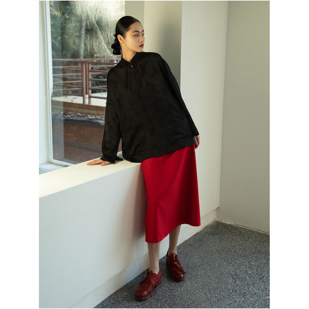 Knitted fabric three dimensional cutting Chinese elements high cold and bright red shirt set image 5