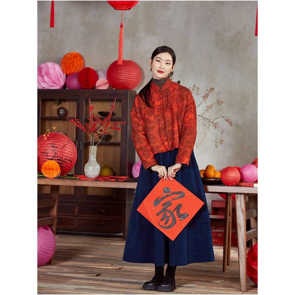 Happy New Year coming from the east with good luck Yu Er s original copper ammonia hemp cotton red short jacket Chinese style standing collar buttoned cotton jacket for women image 2